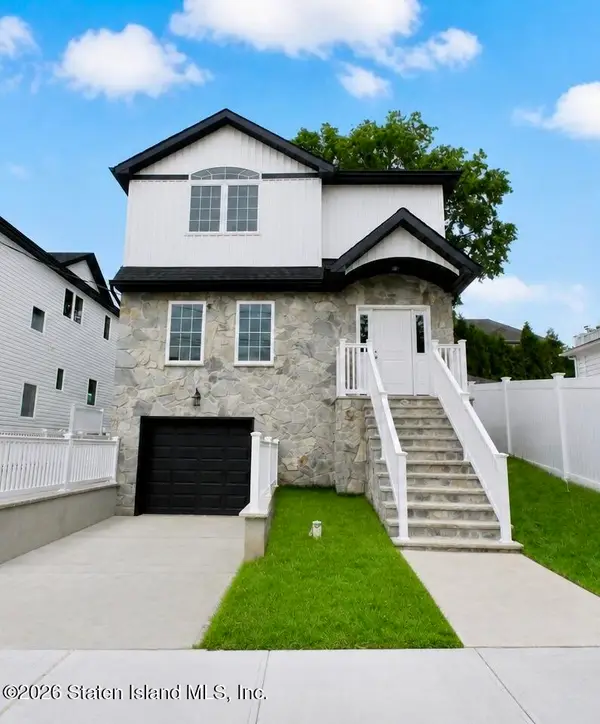 689 Oakland Avenue, Staten Island, NY 10310