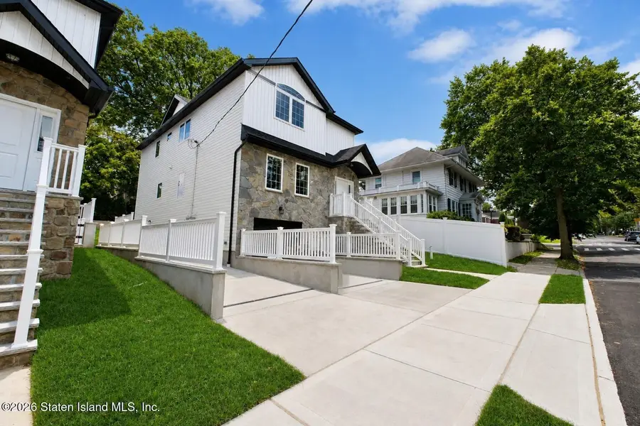 689 Oakland Avenue, Staten Island, NY 10310 - #3