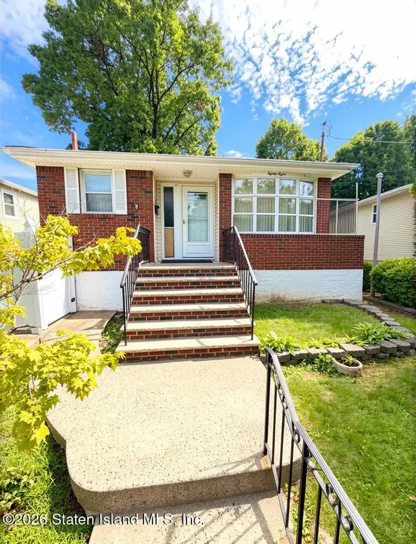88 Barlow Avenue, Staten Island, NY 10308