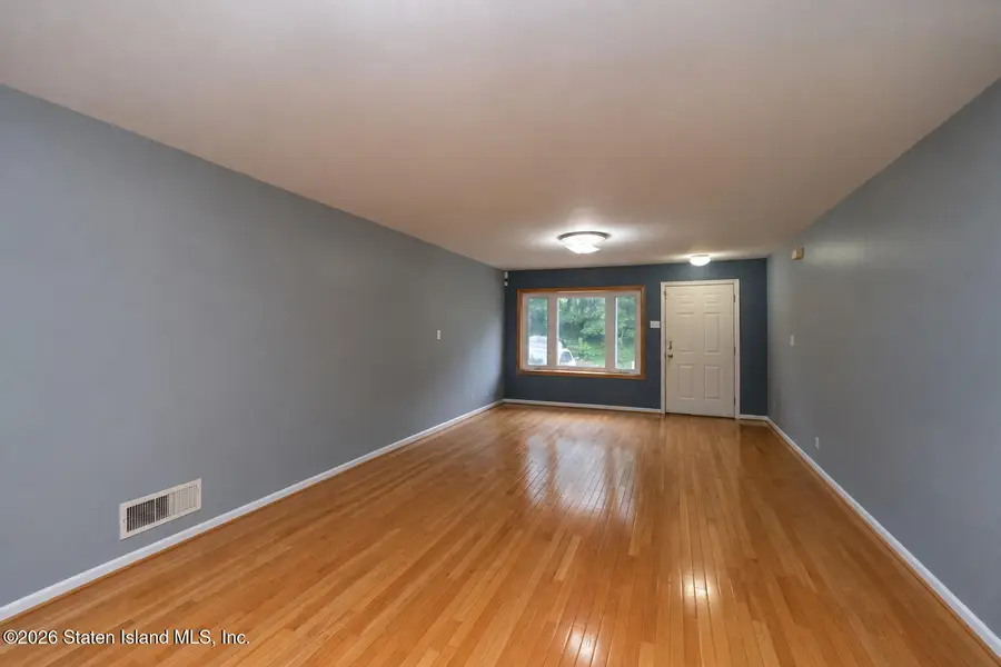 21 Kansas Avenue, Staten Island, NY 10305 - #3