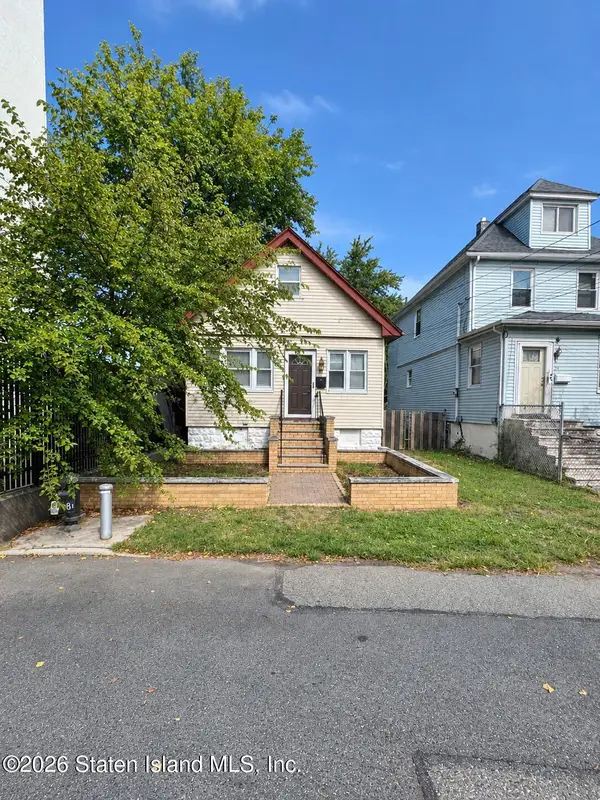 31 Martineau Street, Staten Island, NY 10303