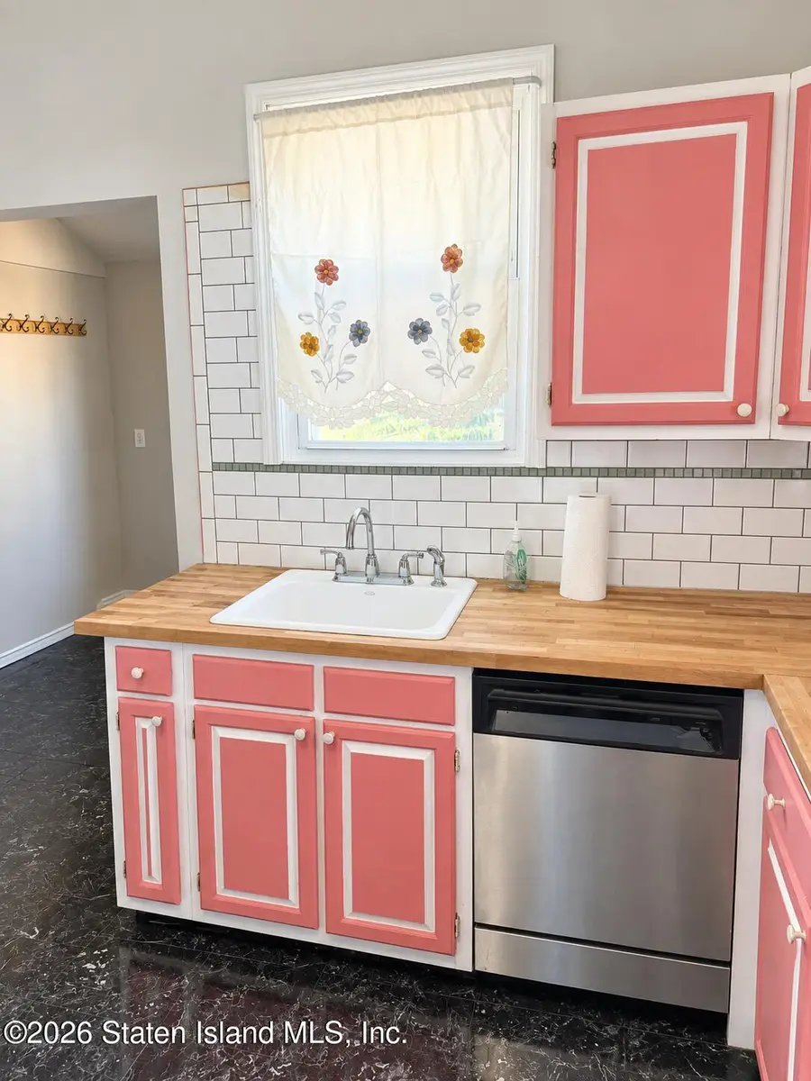 31 Martineau Street, Staten Island, NY 10303 - #3