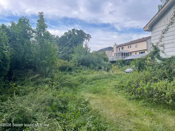 228 Bayview Avenue, Staten Island, NY 10309