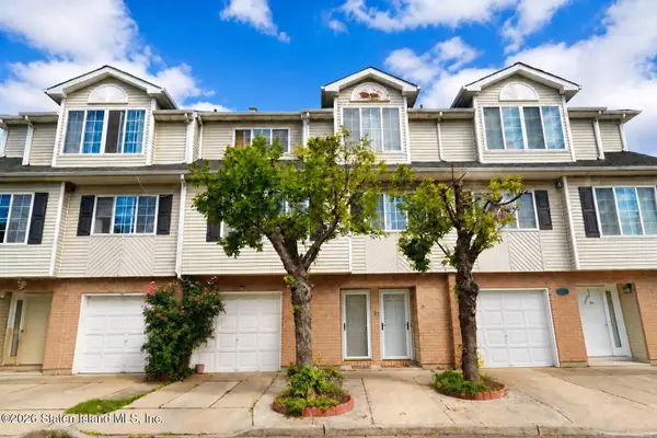 39 Hemlock Lane, Staten Island, NY 10309