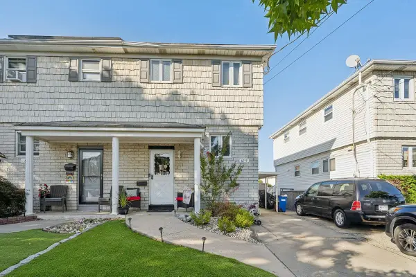 65 Amber Street, Staten Island, NY 10306