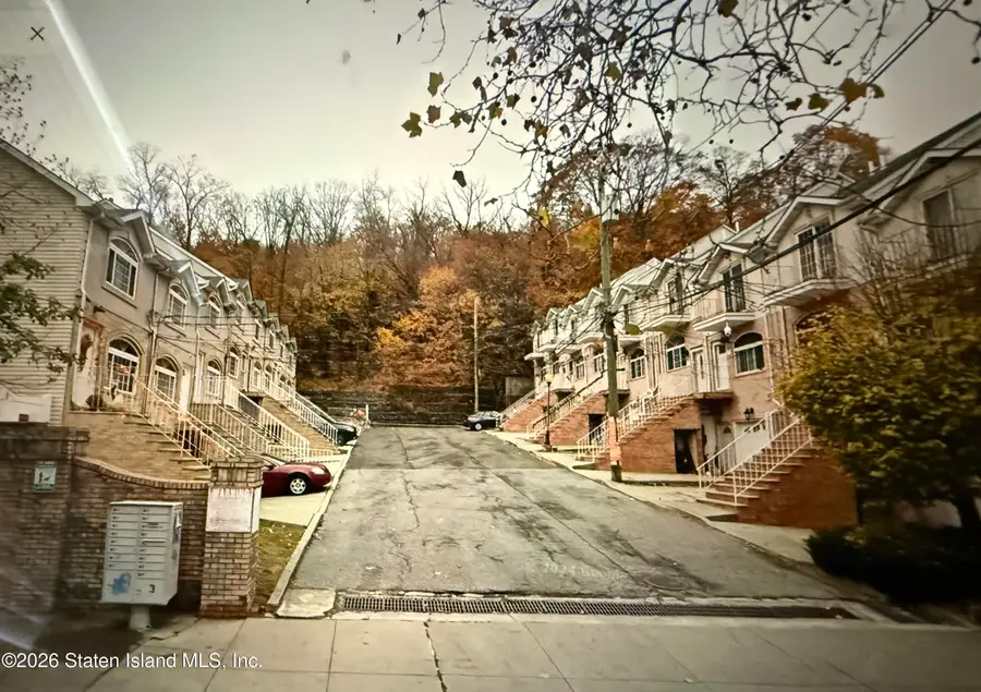 28 Maxie Court, Staten Island, NY 10304 - #3