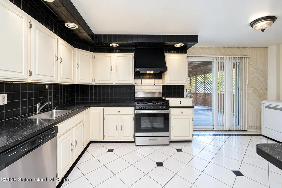 77 Simonson Avenue, Staten Island, NY 10303 - #2