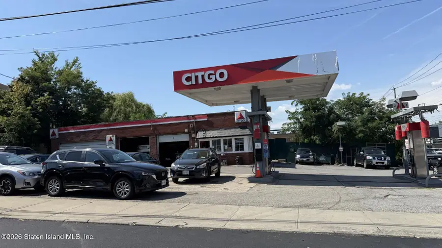 2000 Victory Boulevard, Staten Island, NY 10314 - #3