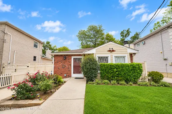 718 Craig Avenue, Staten Island, NY 10307