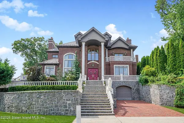 34 Claire Court, Staten Island, NY 10301