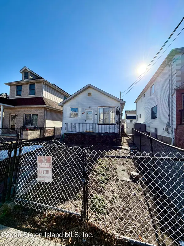 24 Glover Street, Staten Island, NY 10308