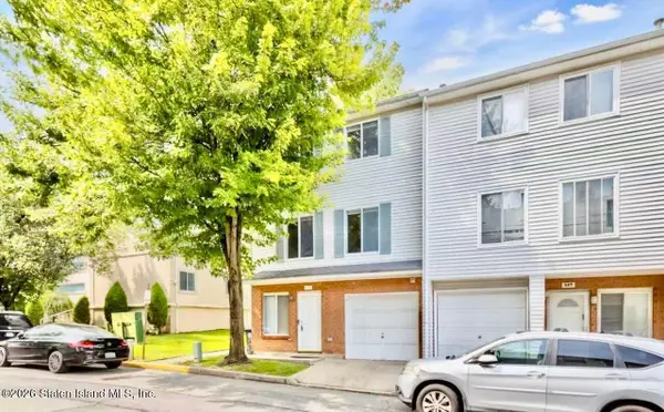 129 Ilyssa Way, Staten Island, NY 10312