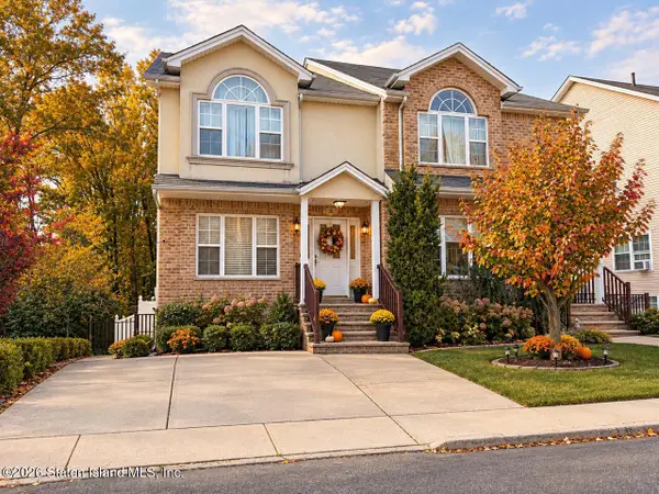 88 Santa Monica Lane, Staten Island, NY 10309