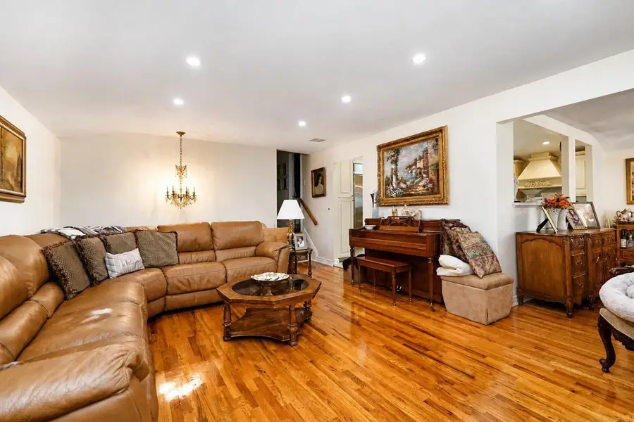 38 Mulberry Circle, Staten Island, NY 10314 - #3