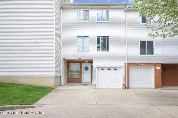 440 Ilyssa Way, Staten Island, NY 10312