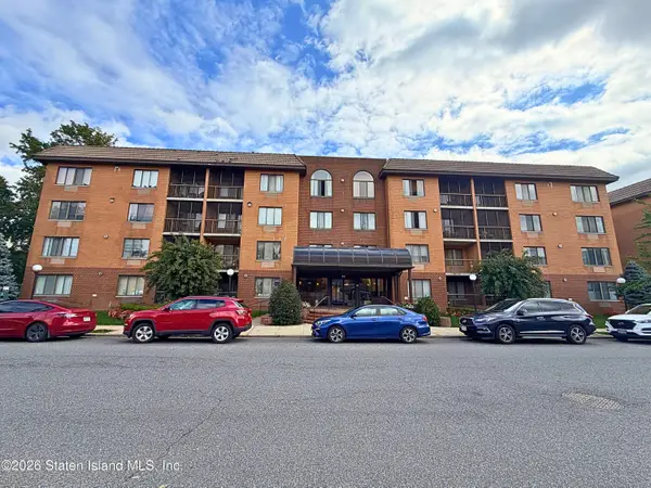 75 Essex Drive #2e, Staten Island, NY 10314