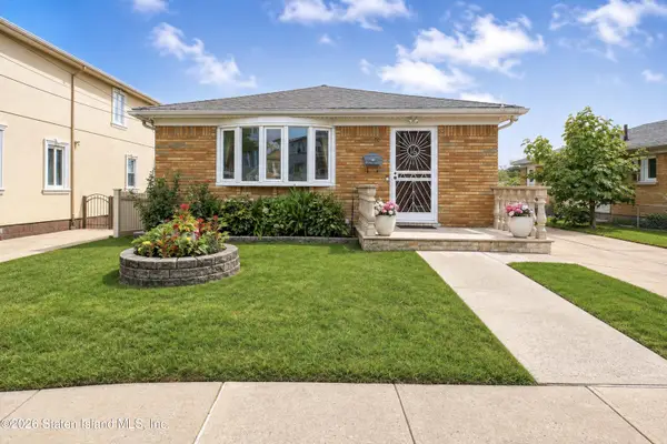 16 Cayuga Avenue, Staten Island, NY 10301
