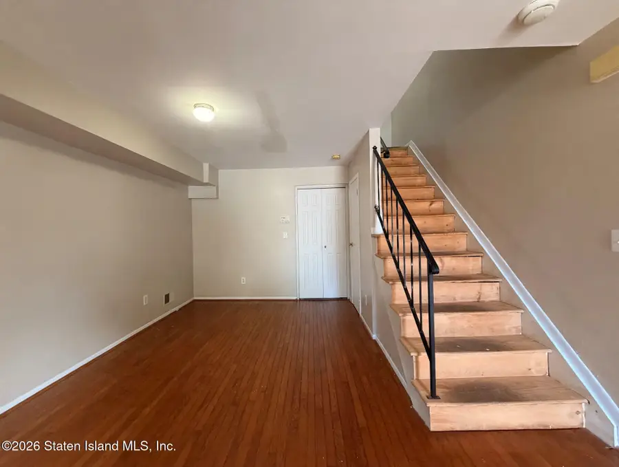 9 Van Pelt Avenue, Staten Island, NY 10303 - #3