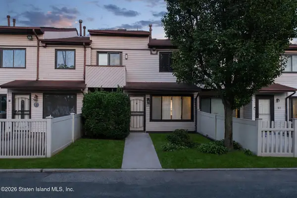 25 Wolkoff Lane, Staten Island, NY 10303