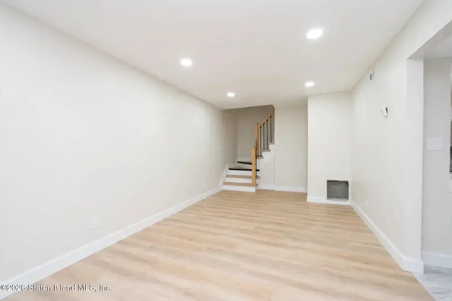 25 Wolkoff Lane, Staten Island, NY 10303 - #3