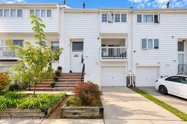 109 Hampton Green, Staten Island, NY 10312