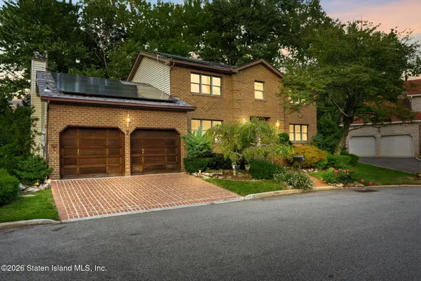 7 Reiss Lane, Staten Island, NY 10304