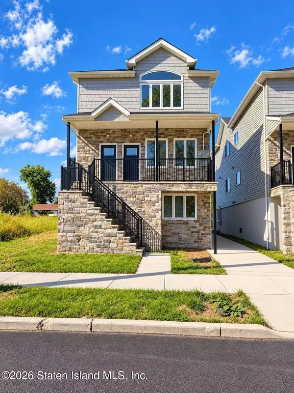 27 Lava Street, Staten Island, NY 10305