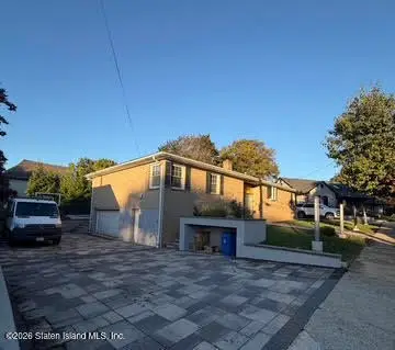 55 Hilltop Terrace, Staten Island, NY 10304