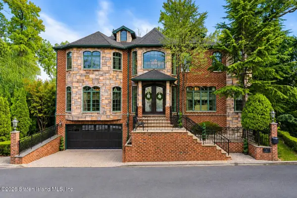 18 Ivan Court, Staten Island, NY 10309