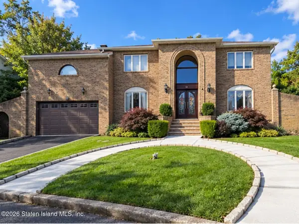 34 Fayann Lane, Staten Island, NY 10307