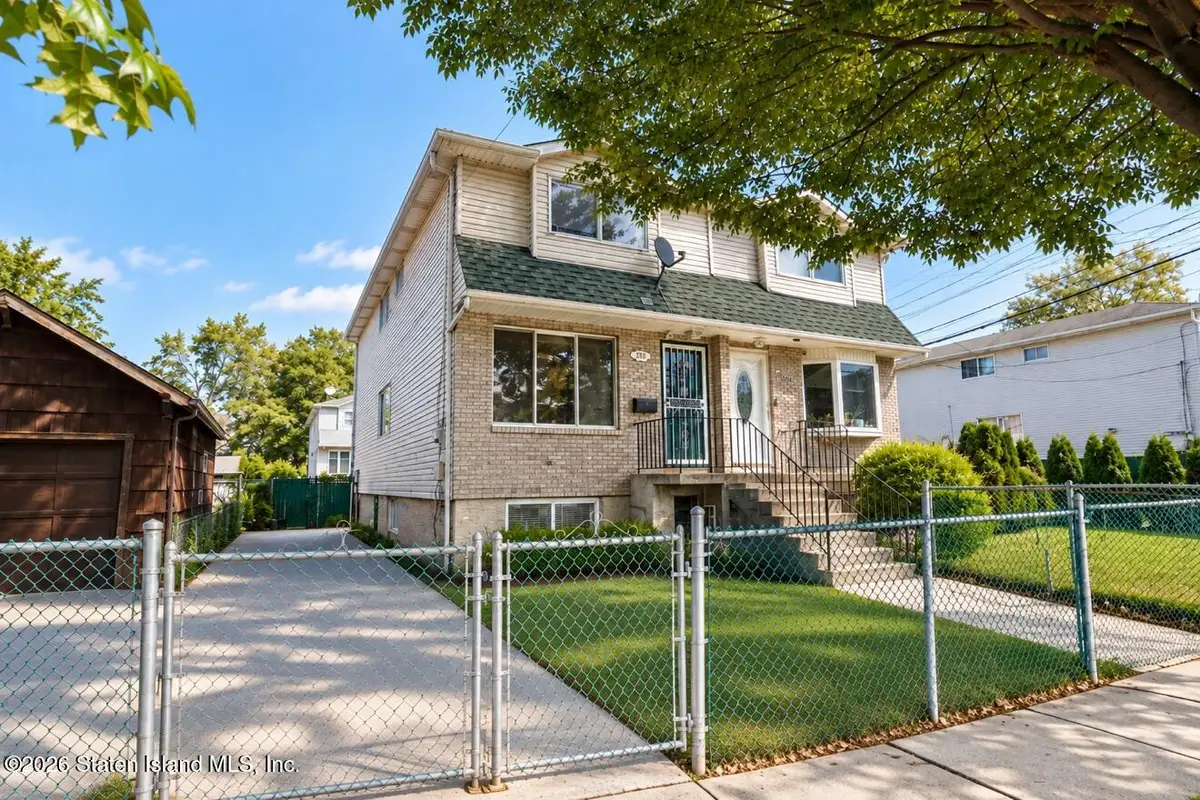 233 Tompkins Avenue, Staten Island, NY 10304 - #1