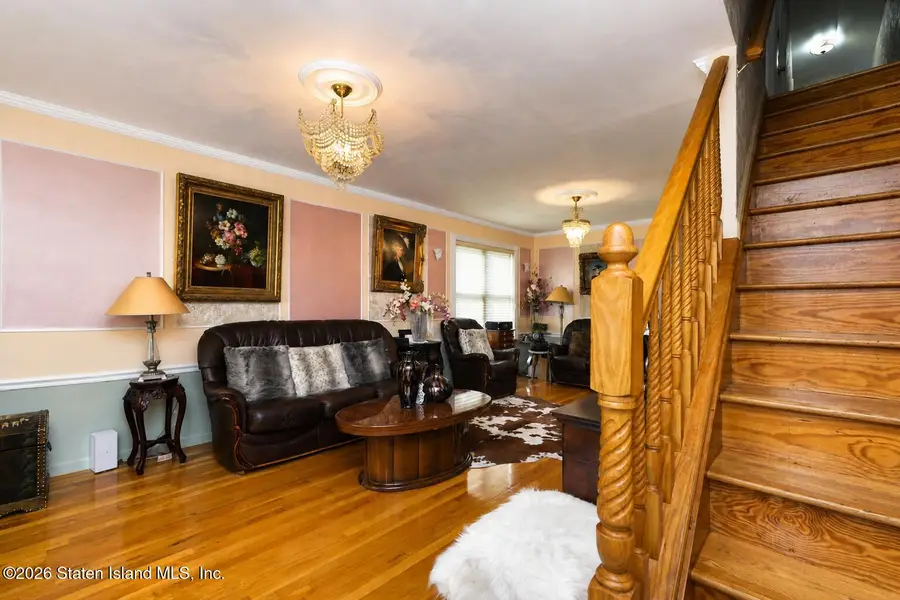 282 Seguine Avenue, Staten Island, NY 10309 - #2