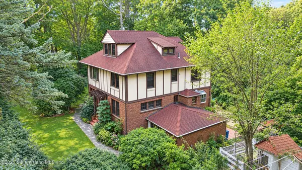 231 Douglas Road, Staten Island, NY 10304