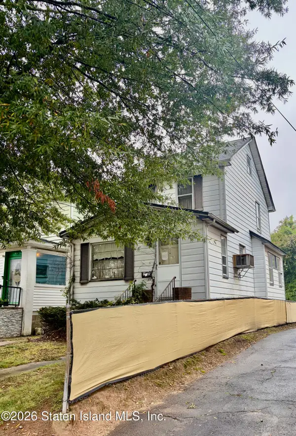 22 Eunice Place, Staten Island, NY 10303