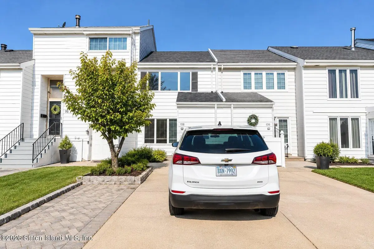 108 Hampton Green, Staten Island, NY 10312 - #1