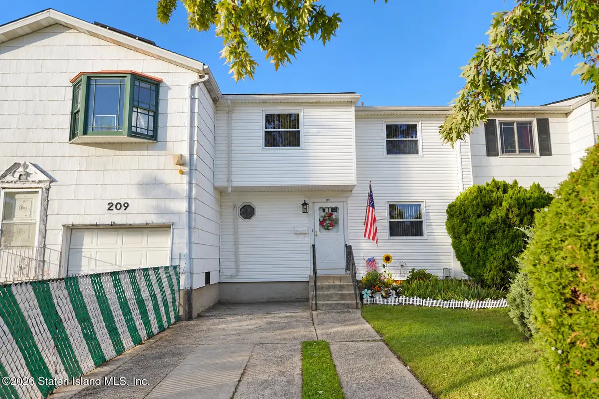 207 Regis Drive, Staten Island, NY 10314 - #1