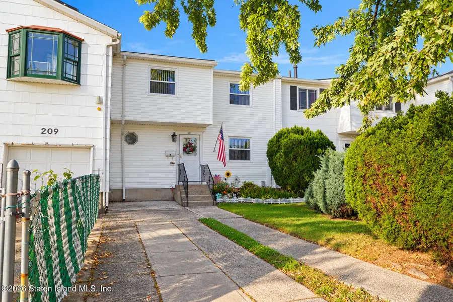 207 Regis Drive, Staten Island, NY 10314 - #2