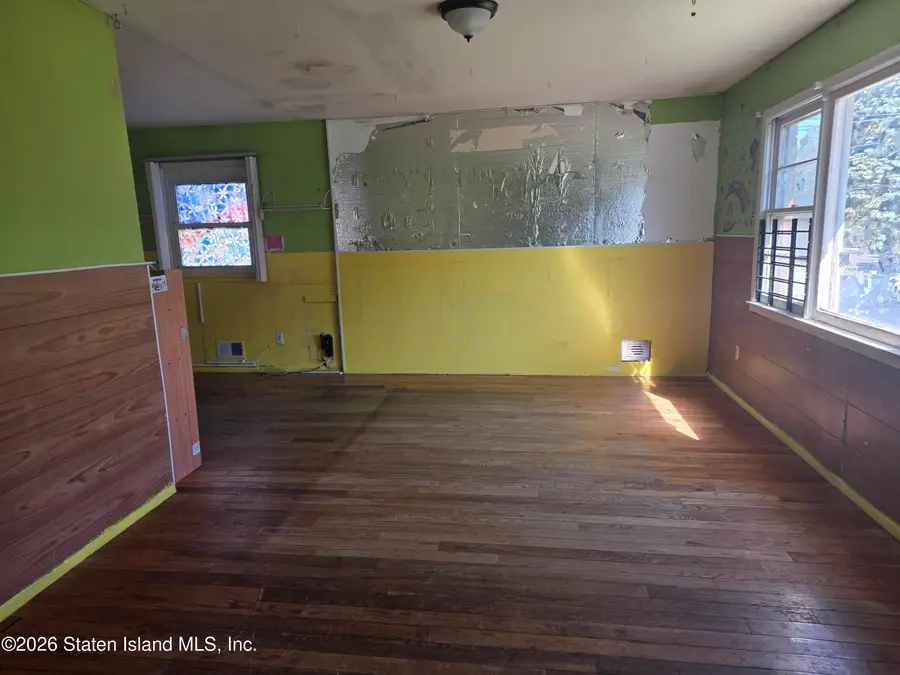 326 Grandview Avenue, Staten Island, NY 10303 - #3