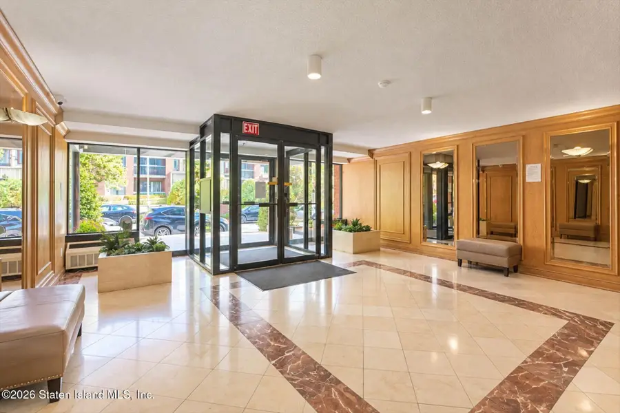 40 Wellington Court #2g, Staten Island, NY 10314 - #3