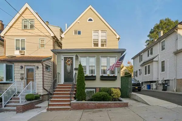 311 Sharon Avenue, Staten Island, NY 10301