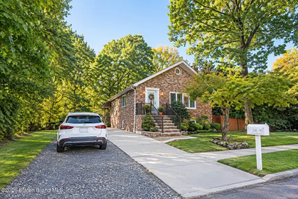 238 Saint Andrews Road, Staten Island, NY 10306