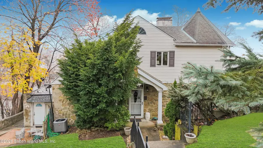45 E Loop Road, Staten Island, NY 10304 - #2