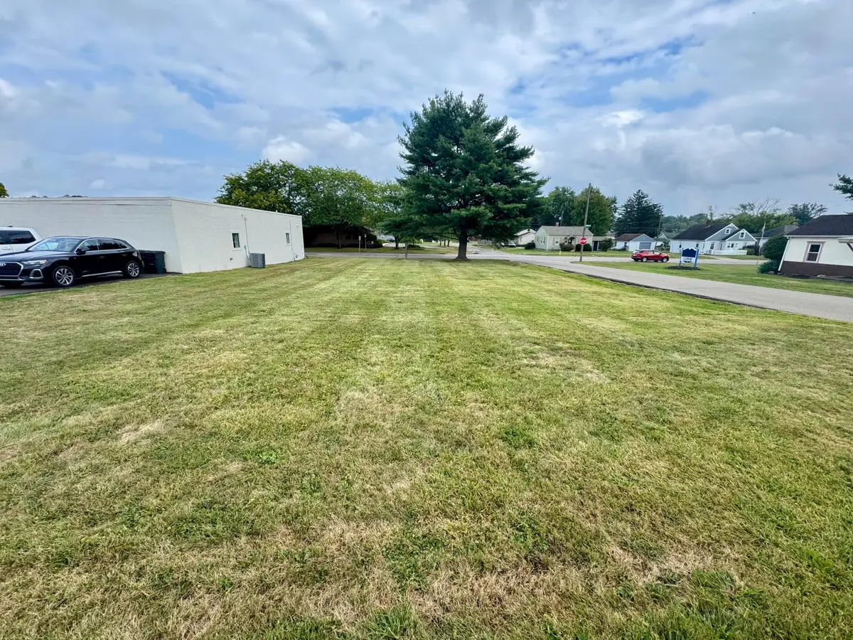 801 Leonard Avenue, Zanesville, OH 43701 - #1