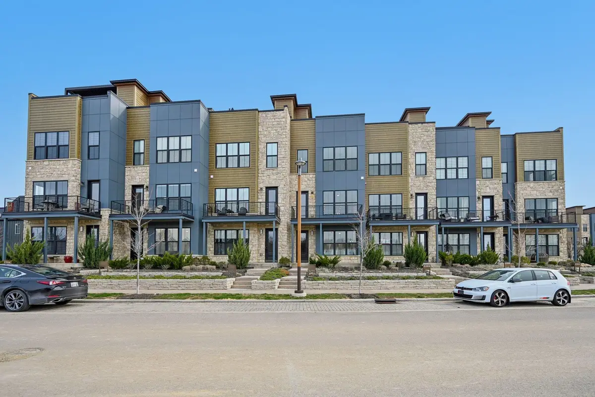 2290 Quarry Trails Drive, Columbus, OH 43228 - #1