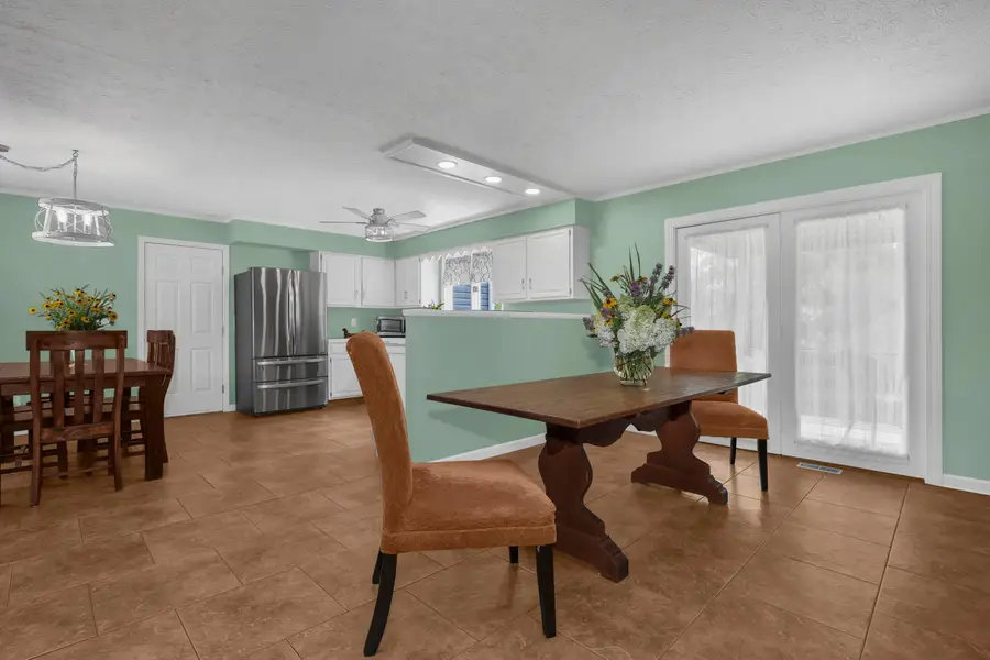 1060 S Watkins Road, Alexandria, OH 43001 - Image #2