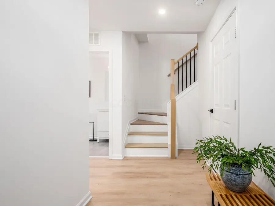 581 E Walnut Street, Columbus, OH 43215 - Image #2