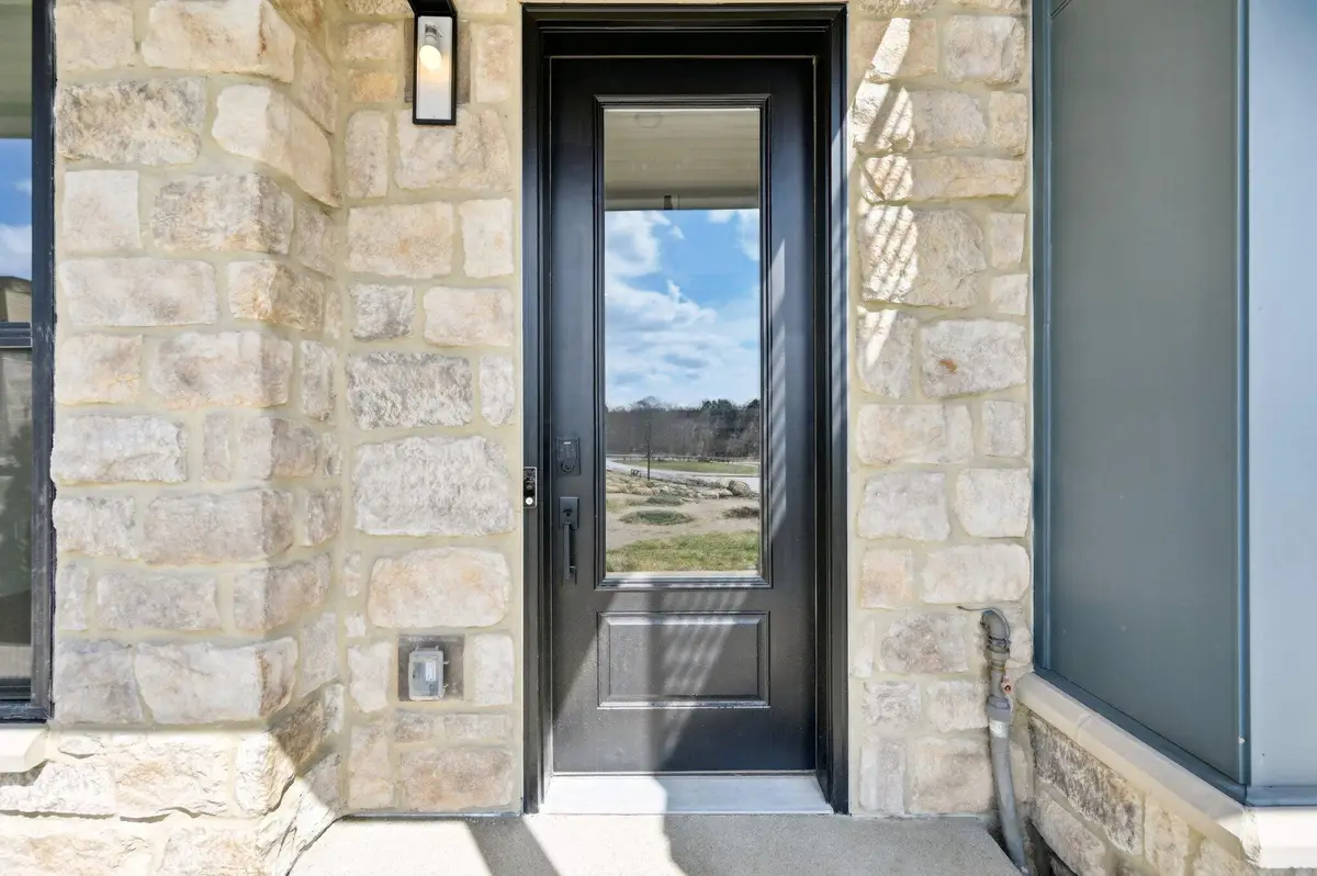 2252 Quarry Trails Drive, Columbus, OH 43228 - #1