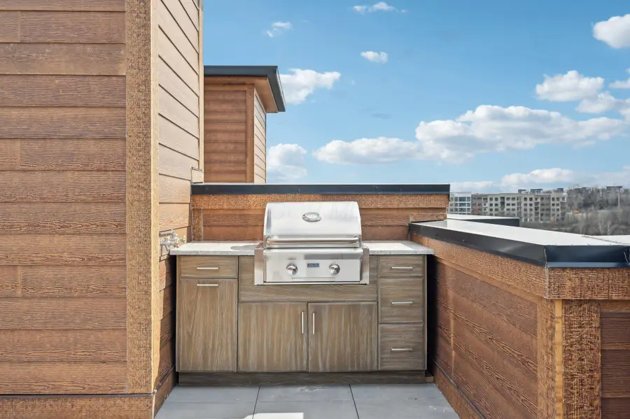 2252 Quarry Trails Drive, Columbus, OH 43228 - #3