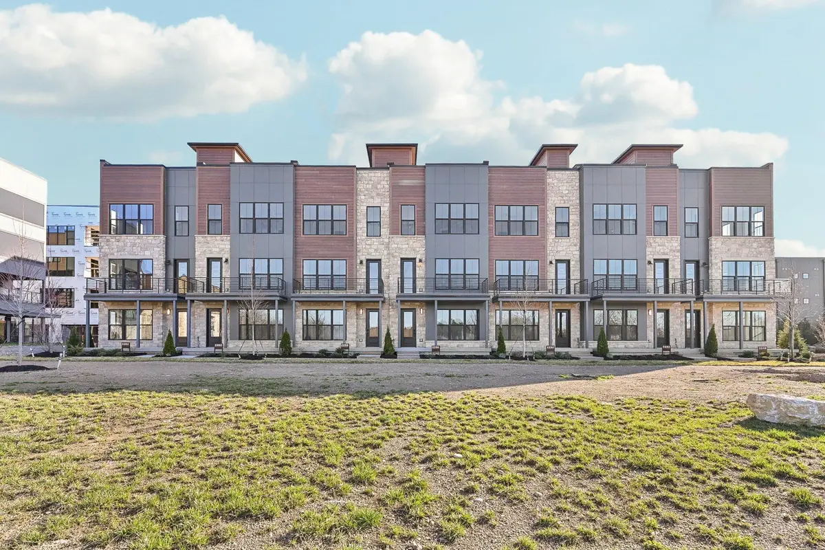 2262 Quarry Trails Drive, Columbus, OH 43228 - Image #1