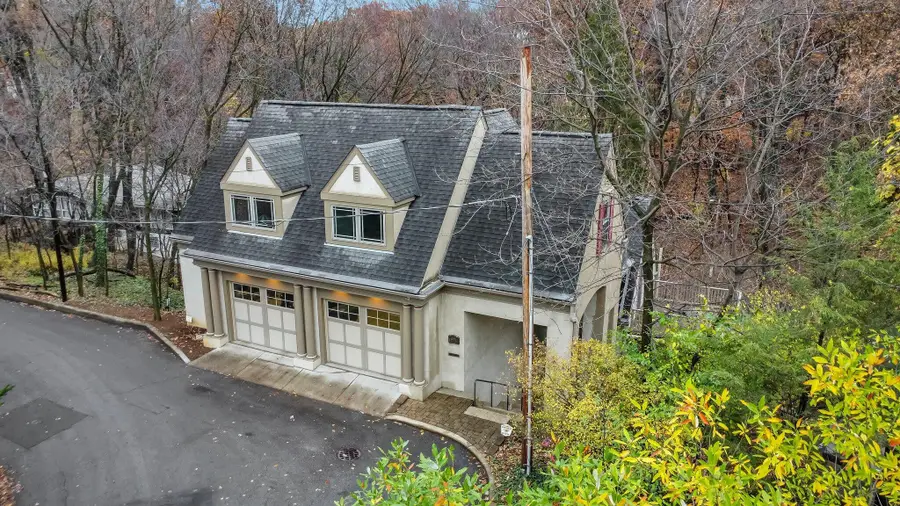 296 Walhalla Road, Columbus, OH 43202 - Image #2